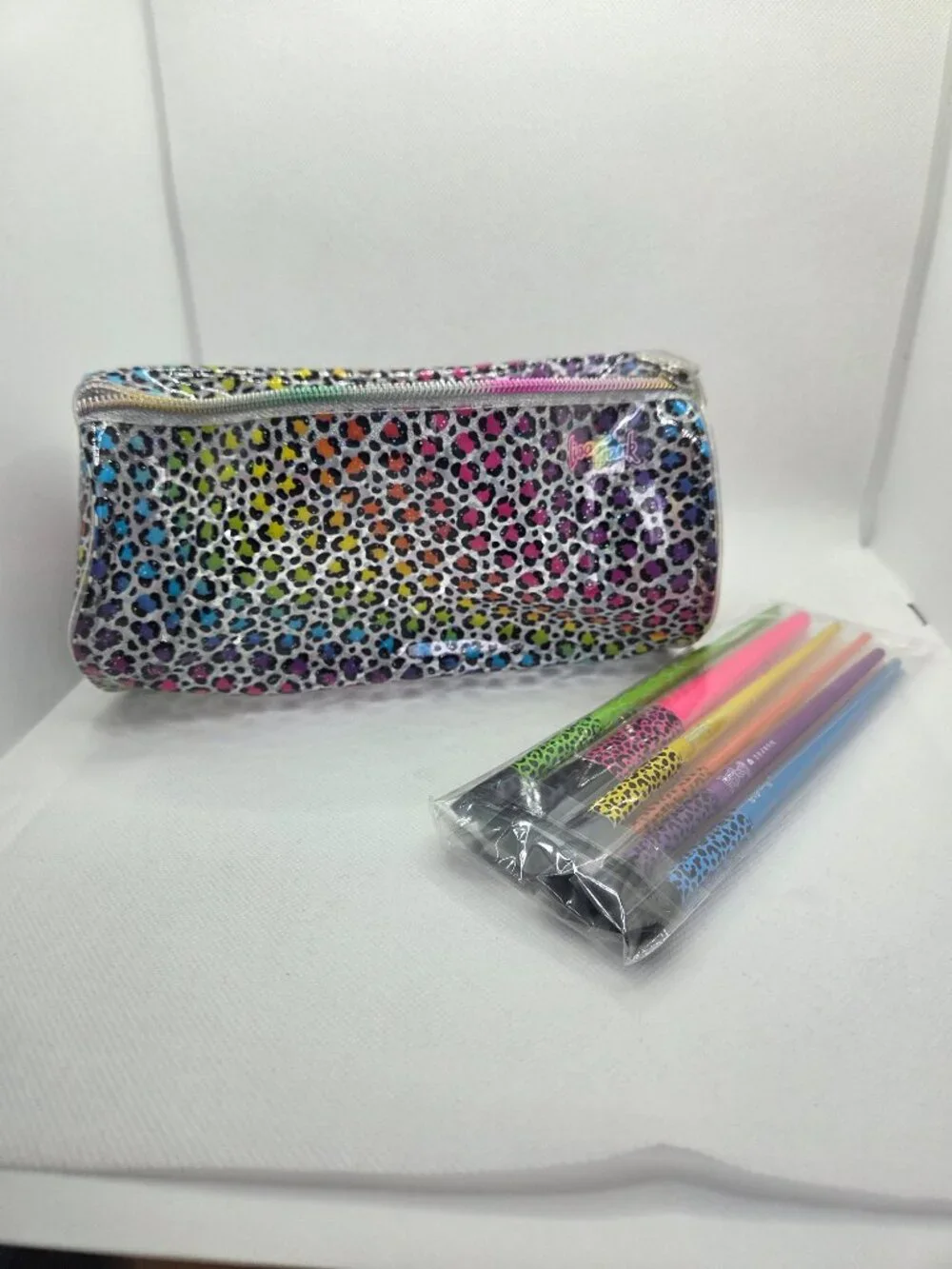 Morphe x Lisa Frank Zipper Pouch + Makeup Brushes – NEW